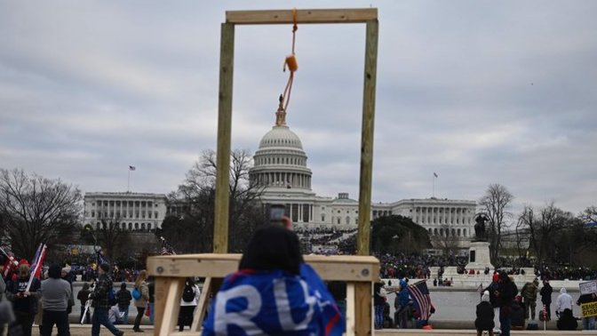 Which was worse Jan 6 attempt to overturn the democracy or LA peaceful protests against illegal abduction/deportation with trumps few hired actors?