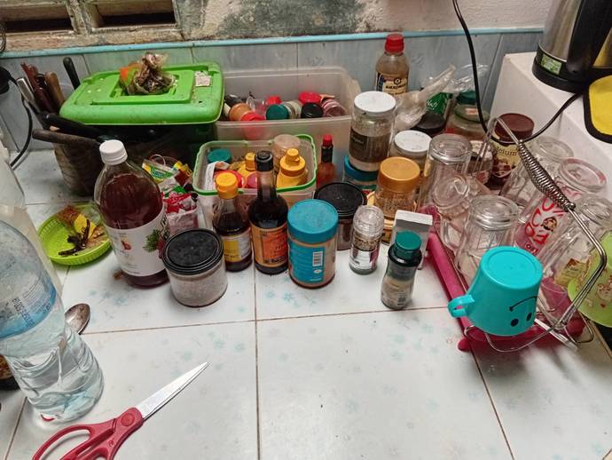 What in your current container of condiment packets? How big is it? What's #1? What's low/missing? Betcha there's lotsa ketchup, soy & sweet & sour?