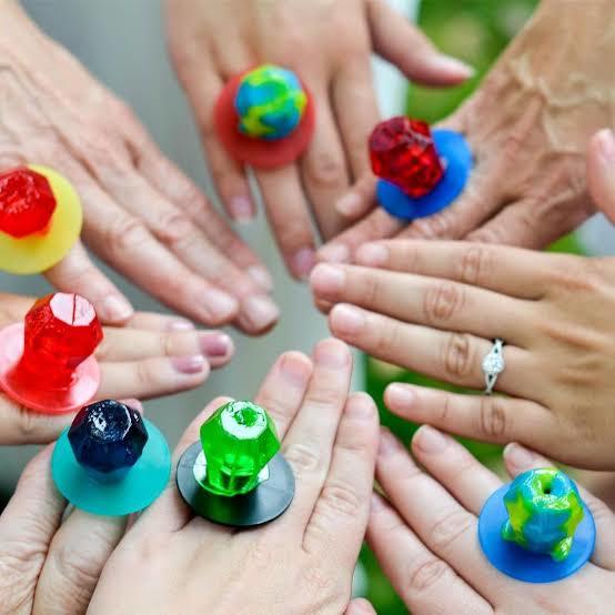 Women, what is your taste for wedding ring? Guys what's the most you'd blow on a ring?