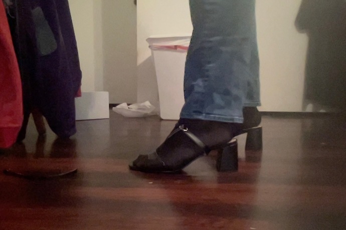 Do you think that jeans and heels (sandals) are ok for Business Casual Dress in summer?