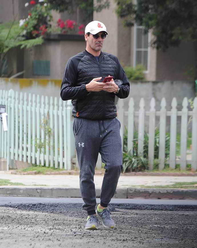 What do you think of men who wear sweat/cotton/jogging pants in public?