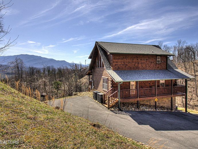 Which house would you rather call home ?