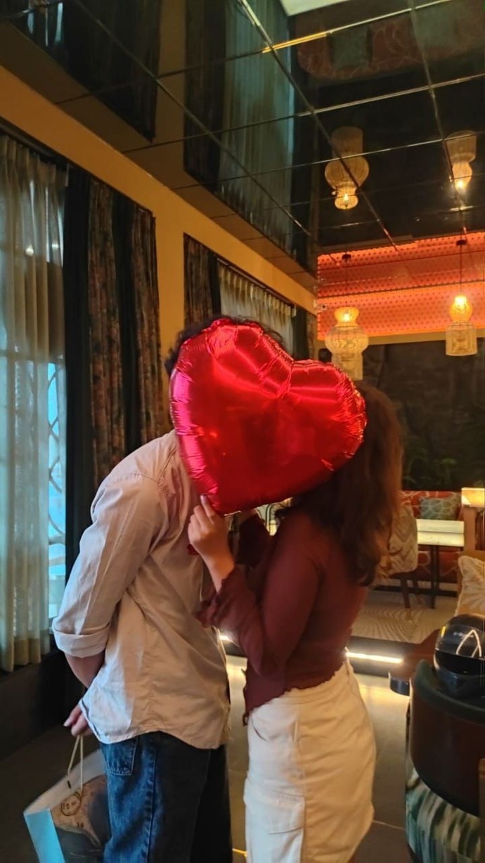 If you had a handsome and charismatic husband like me, how would you greet him when he came home from work?