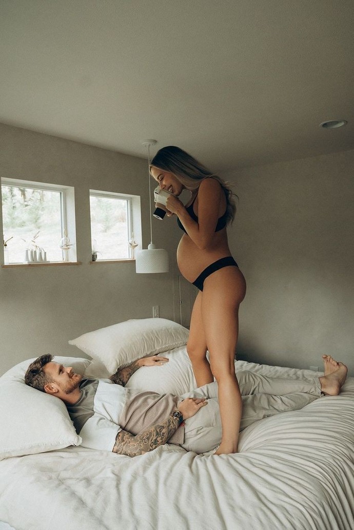 If you had a handsome and charismatic husband like me, how would you greet him when he came home from work?