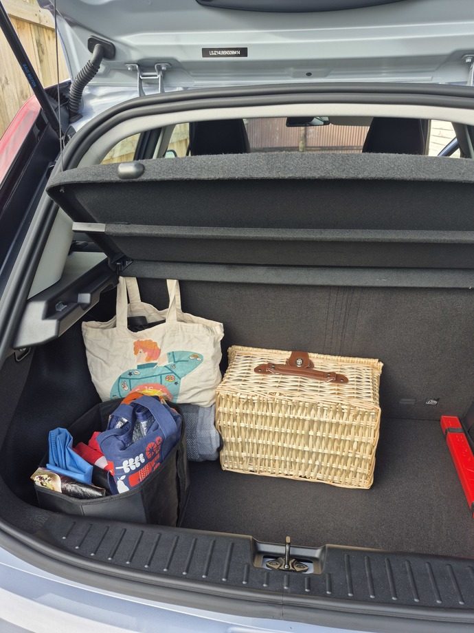 My liddle boot (trunk for americans) organization