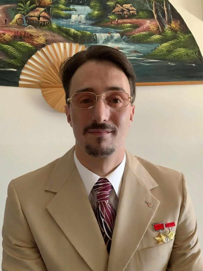 Is Fashion For European Men A Tad Androgynous?