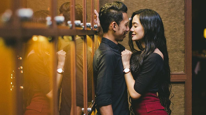 Have you ever had a secret relationship? Did it last?