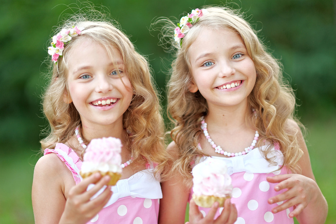Can parents tell their twins apart?