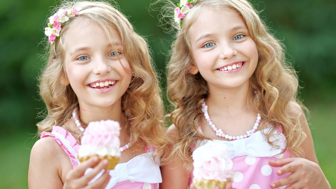 Can parents tell their twins apart?
