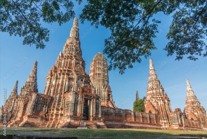 Between Thailand and the Philippines, which SE-Asian country do you find more interesting?