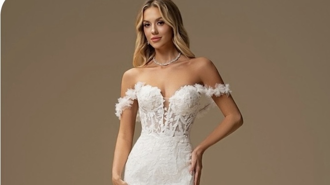 Which wedding dress should my best friend pick?
