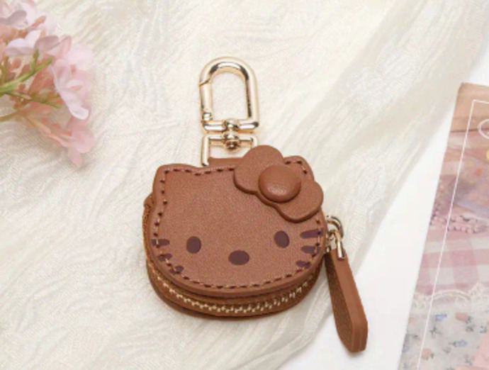 Which hello kitty coin purse is cuter?