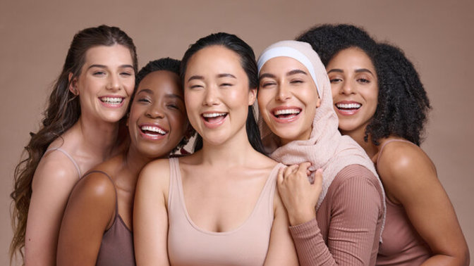 To you, does conventionally attractive mean attractive to the majority of people or does it mean attractive to many different groups and demographics?