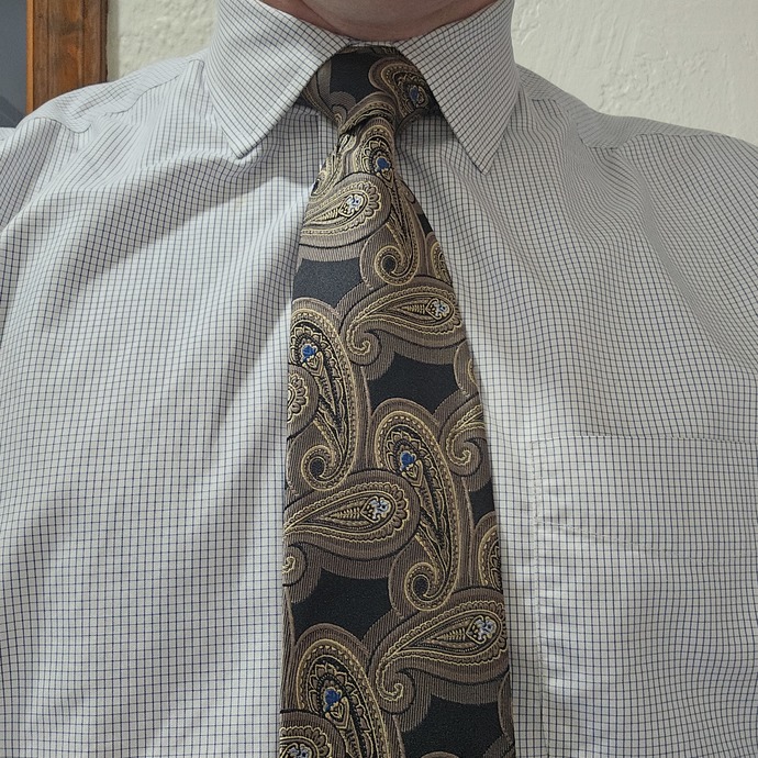 I havent worn this tie in many years.