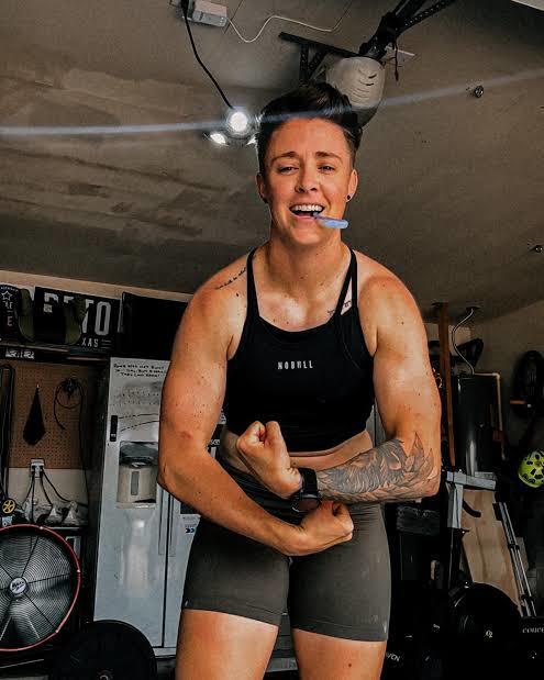 Girls, are you attracted to muscle lesbians?