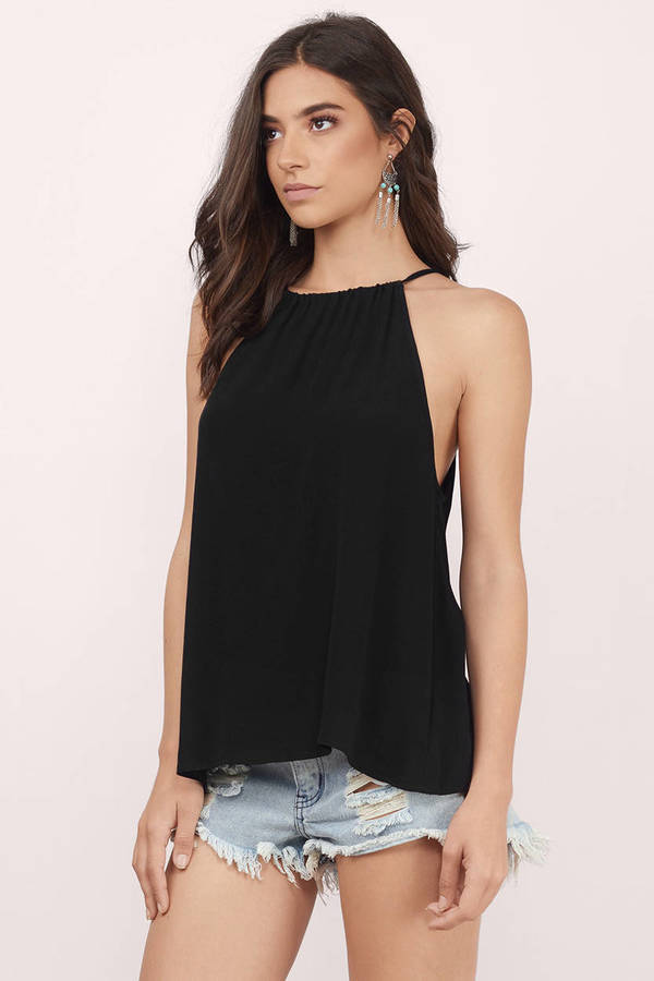 Girls, what kind of shirts do you prefer wearing? Guys, what kind of shirts you prefer on girls?