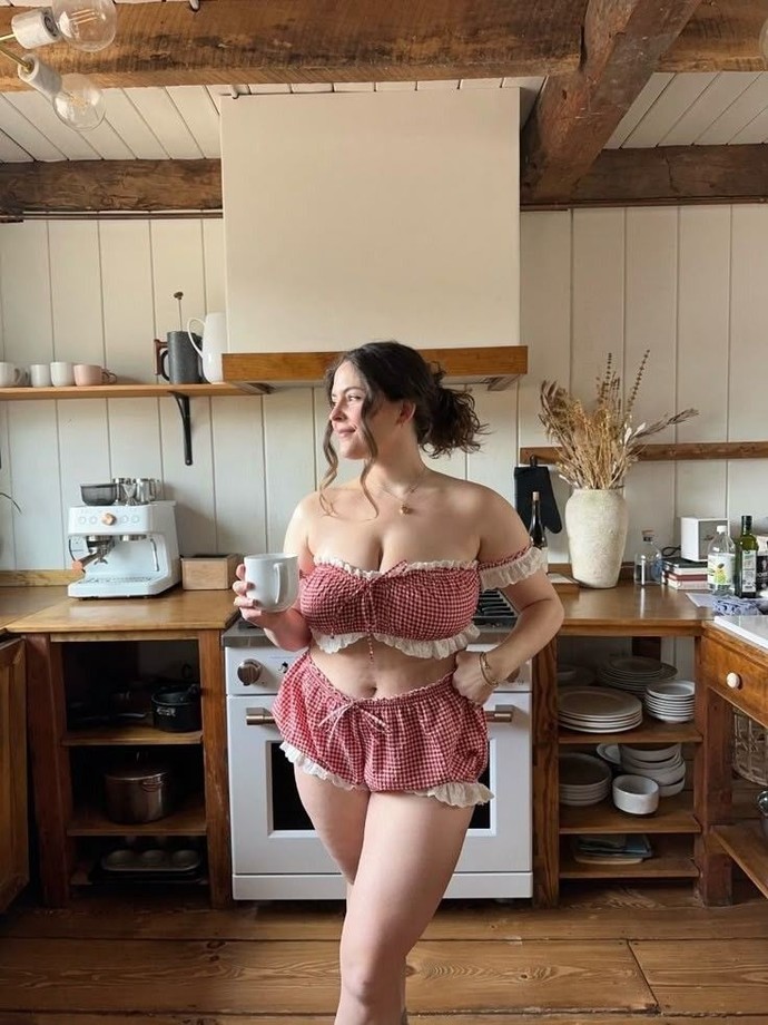 I stopped by your place while passing by, what drink would you like to offer me?