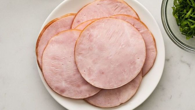 Do Canadians think that bacon is American ham?