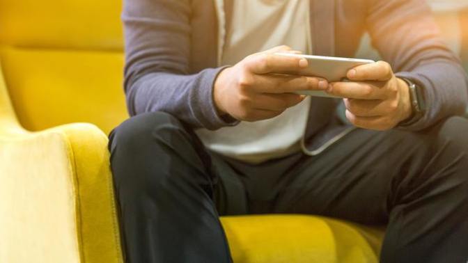 In the early stages of dating do you text everyday?