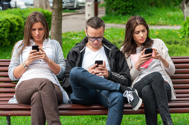 I hate how people are constantly glued to their phones. Does anyone else feel the same?