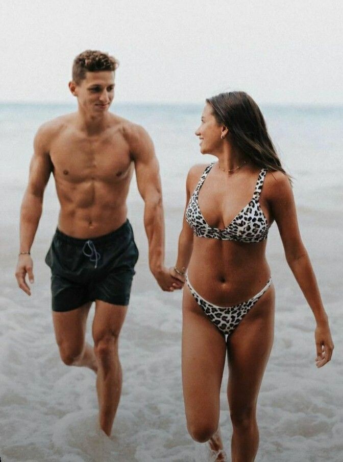 Do romantic loves happen on the beach?