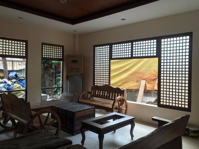 This windows are claim to be inspired by the Spanish would you think so?