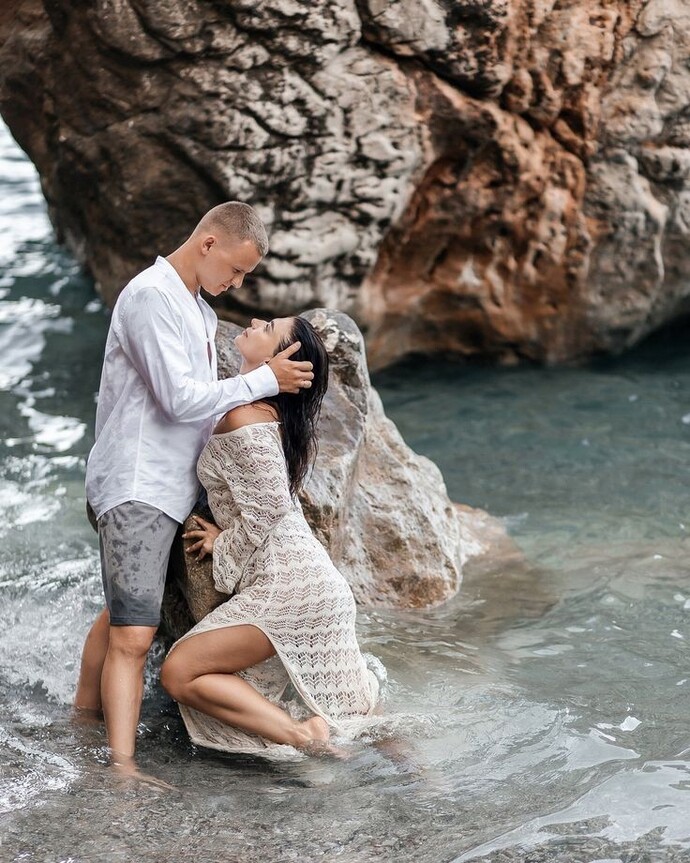 Do women like constant attention?