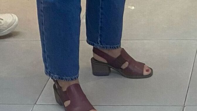 Is this a good look, or should I go with black or white shoes?