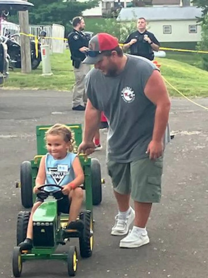 Would you become angry if the police chased a little girl on a tractor?