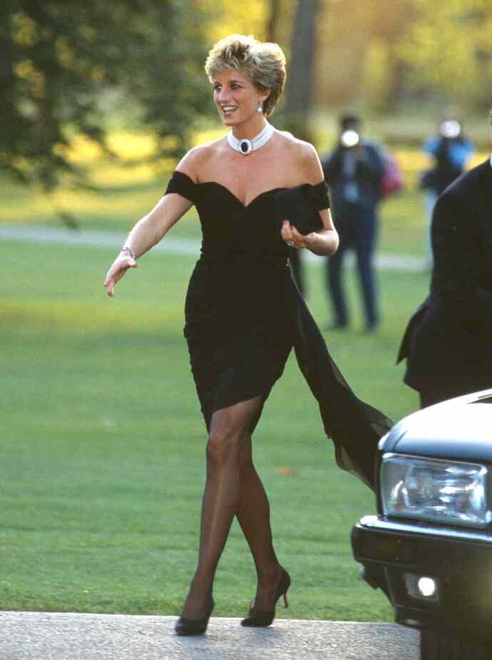 Dress designed to show Charles what he missed out on. Bet it chapped Trumps hide too.