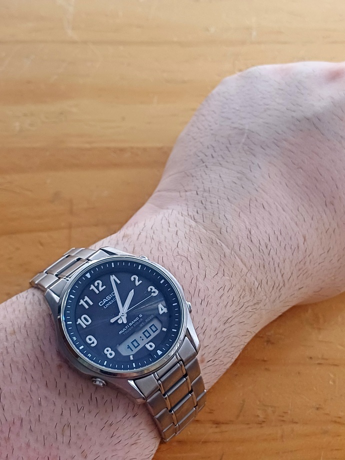 Question for the girls — Which bracelet looks better on my watch?