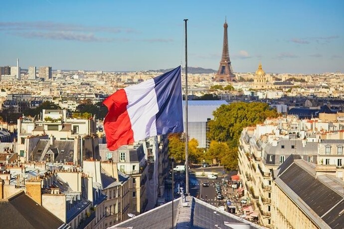 Why do foreigners think the French are arrogant?