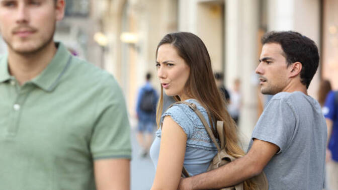 “Okay guys, spill the truth what’s that little thing your girlfriend does (maybe without realizing) that gets you burning with jealousy" Be honest?
