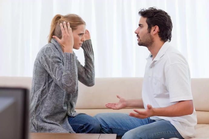 Is it true that, regardless of the issue, in an argument between a man and a woman, almost 100% of woman and 50% of men will take the womans side?