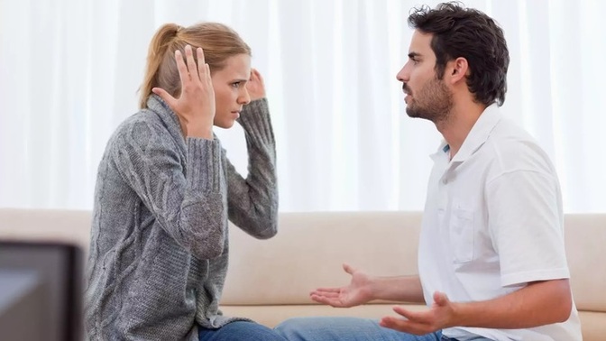 Is it true that, regardless of the issue, in an argument between a man and a woman, almost 100% of woman and 50% of men will take the woman's side?