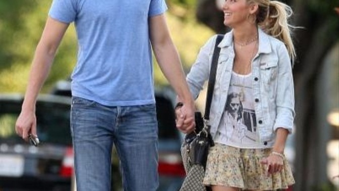 Should tall men stop dating short women (under 5′5″) to prevent passing on short genes to their children?