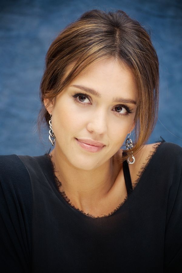 Jessica Alba or Kaley Cuoco?