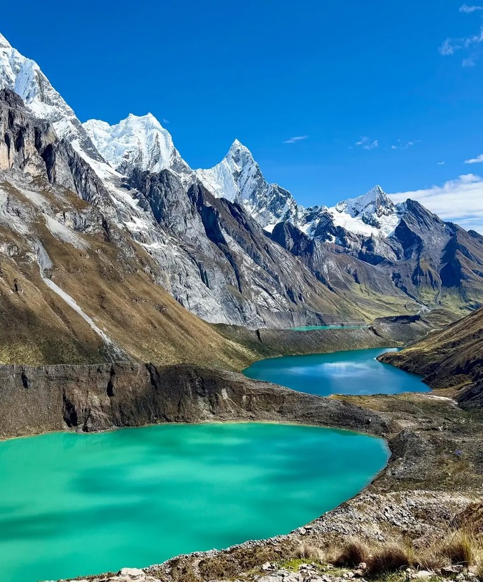 Which mountain place looks more beautiful?