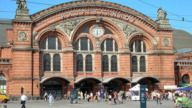 Do you have any good or bad experience at any Train station?