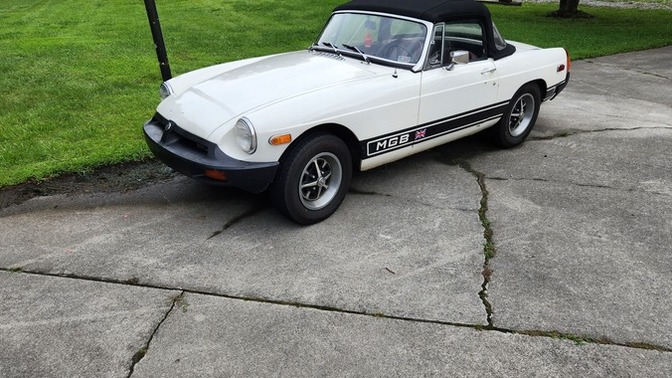 Would you date a guy who daily drives a car so old it doesn't have a/c?