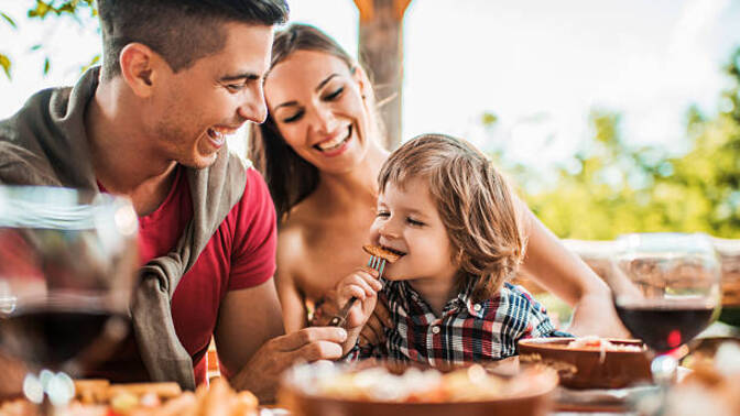 If a woman brings a kid on a date with you, would you be mad?