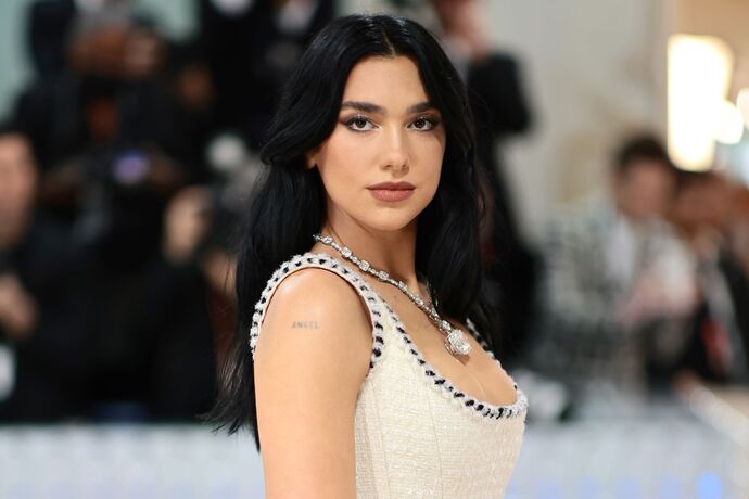 Dua Lipa. Hot or not?