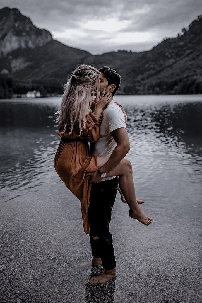 Do romantic loves occur in autumn?