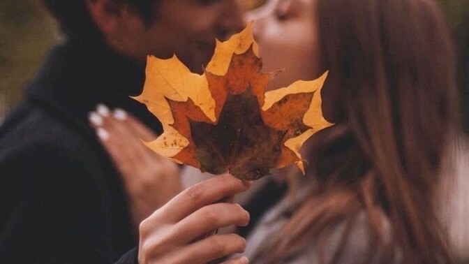 Do romantic loves occur in autumn?