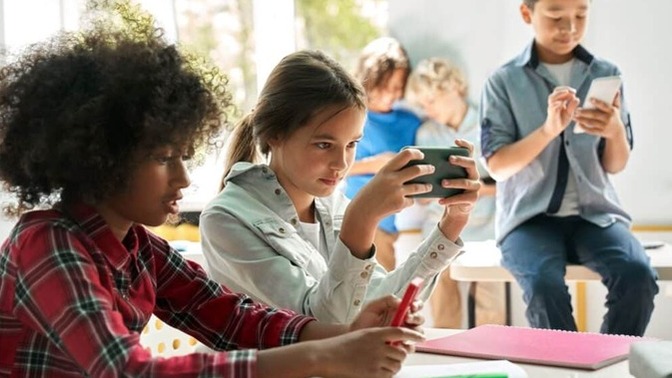 Do you think phones should be taken away In schools?