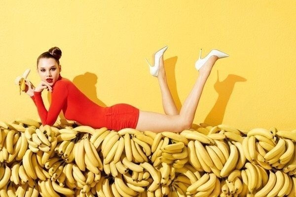 Can you eat bananas in public?