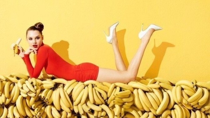 Can you eat bananas in public?