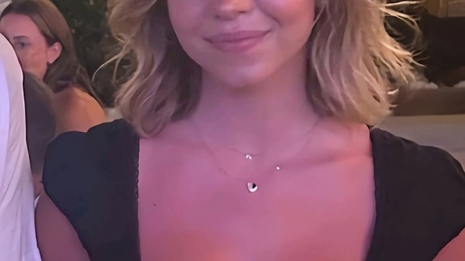 This is Sydney Sweeney in bad lighting and without makeup, and she still looks gorgeous. Do you agree with some girls calling her mid?