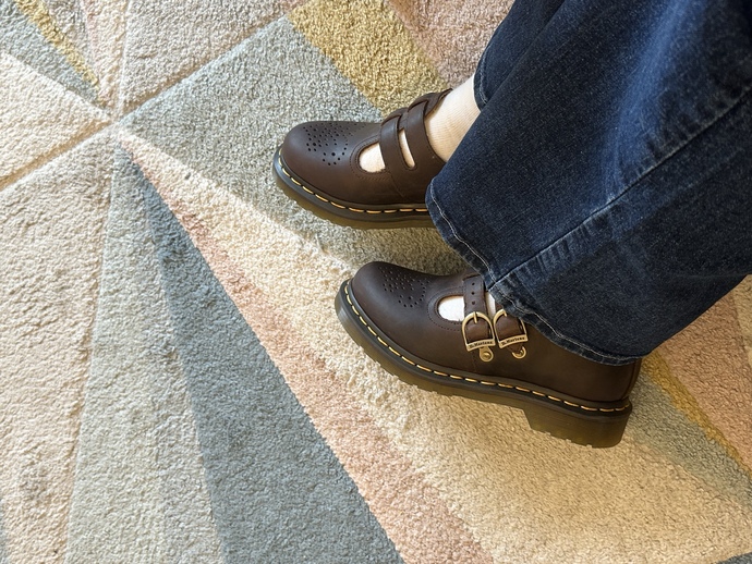 Which shoes do you prefer?