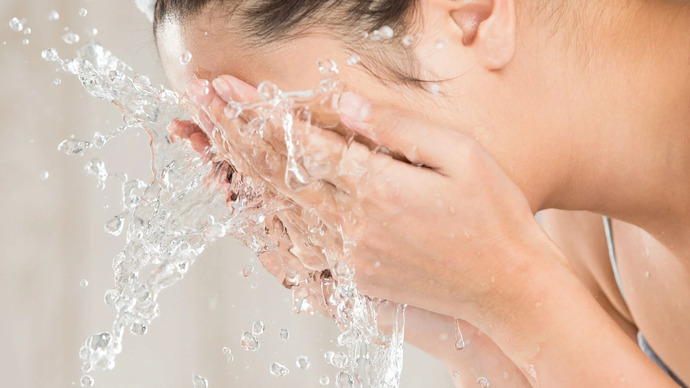 Do you WASH your FACE when you WASH your HANDS?